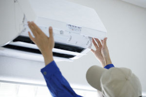 Read more about the article Die regelmäßige Wartung der Klimaanlage ist ein absolutes Muss