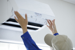 Read more about the article Die regelmäßige Wartung der Klimaanlage ist ein absolutes Muss